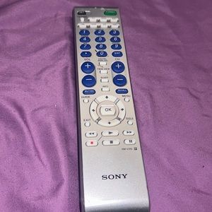 SONY REMOTE COMMANDER Universal remote Silver 7 functions used RM-v310 IR remote
